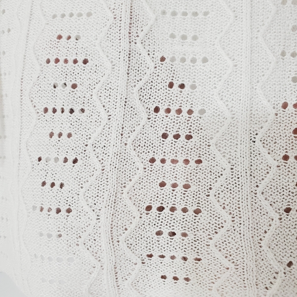 Guess Elia Sleeveless Ruffled Top size Med - Picture 4 of 6